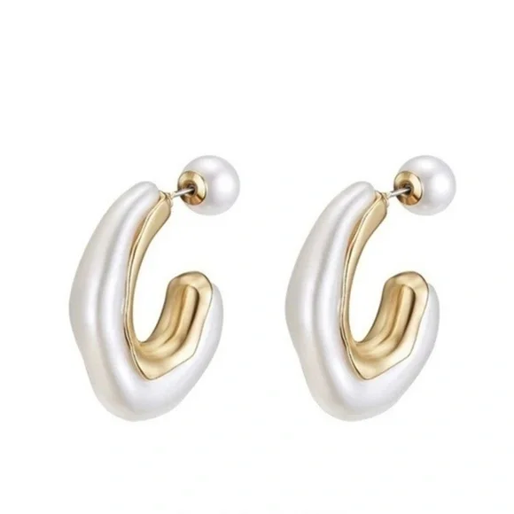 - - 18KGP Vintage France Style C-Hoop earrings